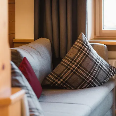 Jochum Garni Hotel 3*