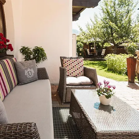 Jochum Garni Hotel 3*
