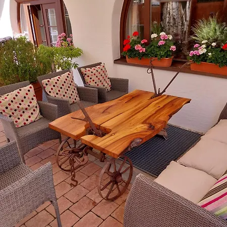 Jochum Garni Hotel 3*