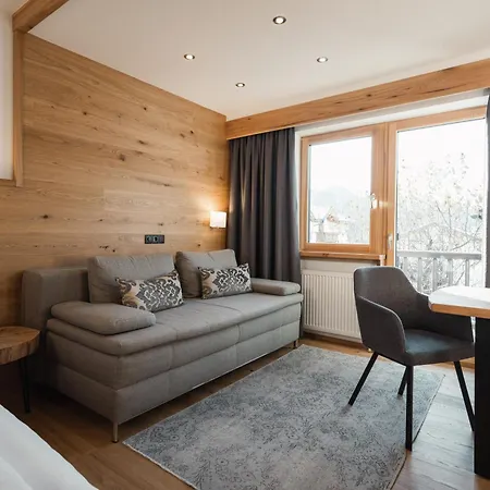 Jochum Garni Hotel 3*